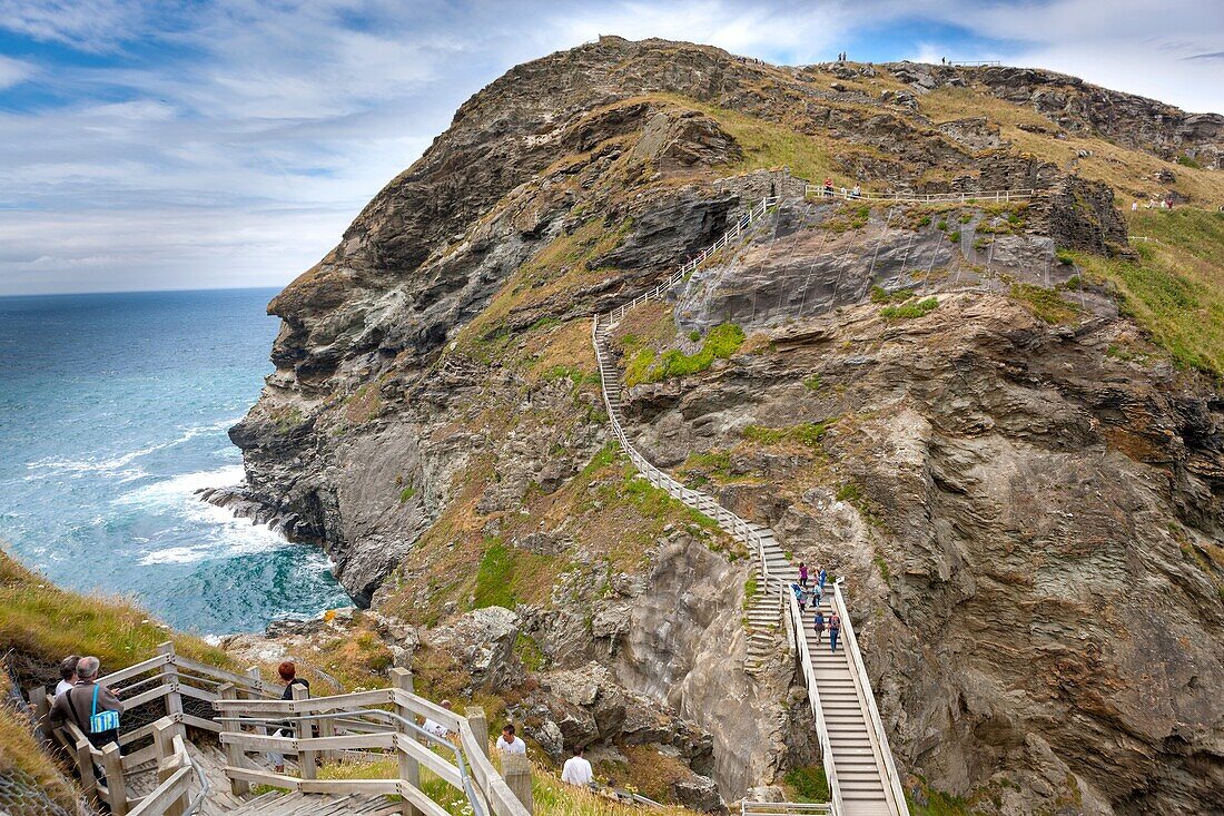 Tintagel Castle on the clifftops  In legend it was King Arthur´s Castle fortress and was believed to have been constructed around AD1140, Cornwall, England, UK, Europe