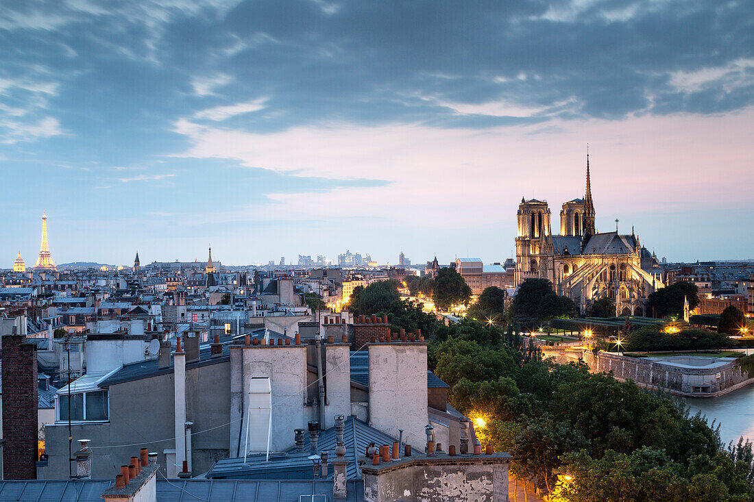 Blick vom Dach des La Tour d'Argent auf Cathédrale Notre-Dame de Paris, Île de la Cité, Paris, Frankreich, Europa, UNESCO Welterbe (Seineufer zwischen Pont de Sully und Pont d'Iéna)