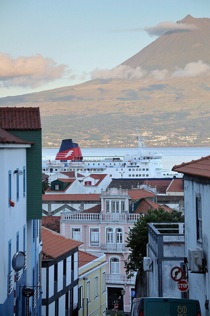 Blick auf Pico von Horta, Insel Faial, Azoren, Portugal