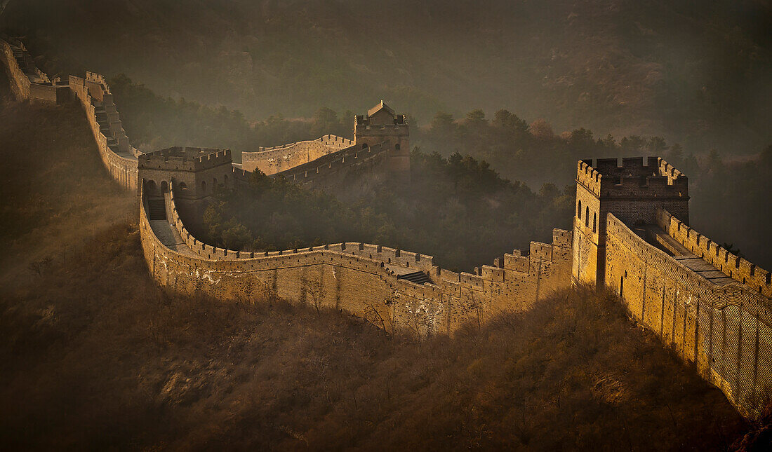 Alex, Adams, nobody, Outdoors, Day, Elevated View, Strength, Landscape, Scenics, Beauty In Nature, Travel Destinations, Mystery, Protection, Travel, Direction, Growth, Ideas, Identity, Tranquility, China, Great Wall Of China, Mist, Remote, Nobody, Open Ai