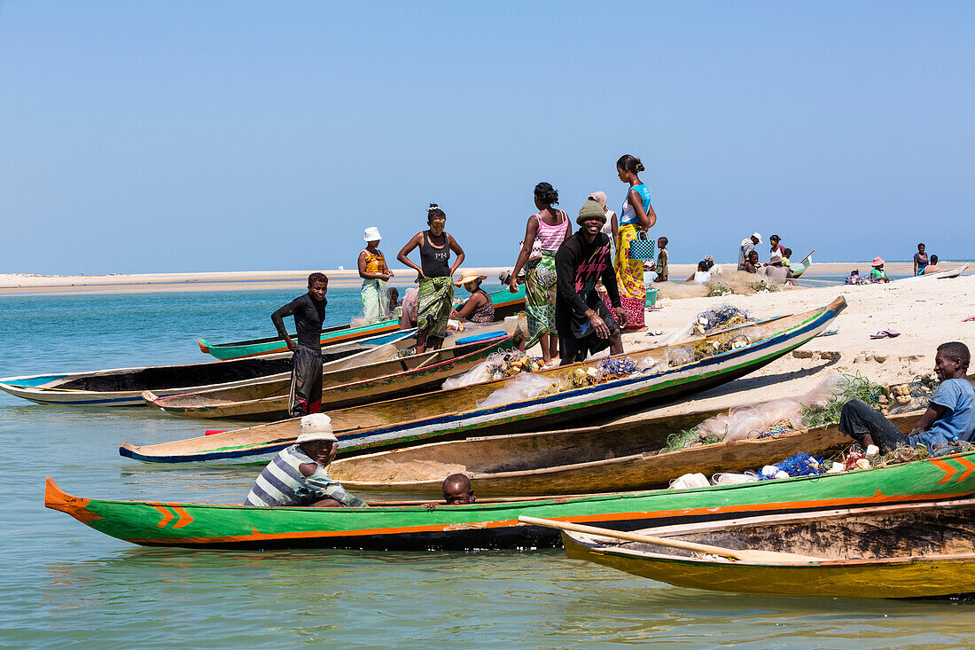 Fischerboote bei Morondava, Madagaskar, Afrika