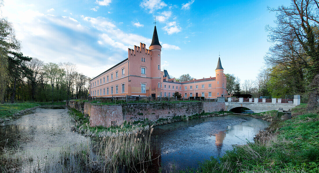 Gusow castle, Gusow-Platkow, Maerkisch-Oderland, Brandenburg, Germany