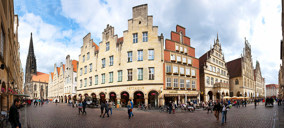 Market square with St Lambert's Church, Prinzipalmarkt, Muenster, North Rhine-Westphalia, Germany