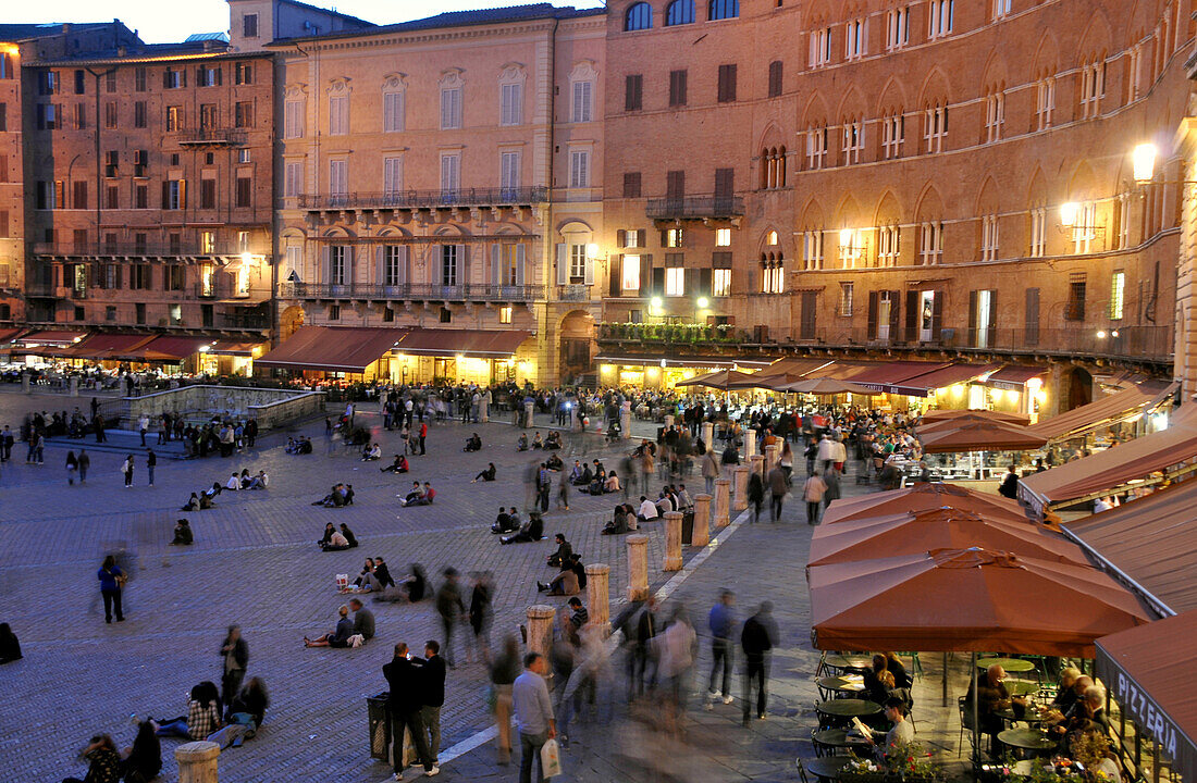 Piazza del Campo in the evening, Siena, Tuscany, Italy