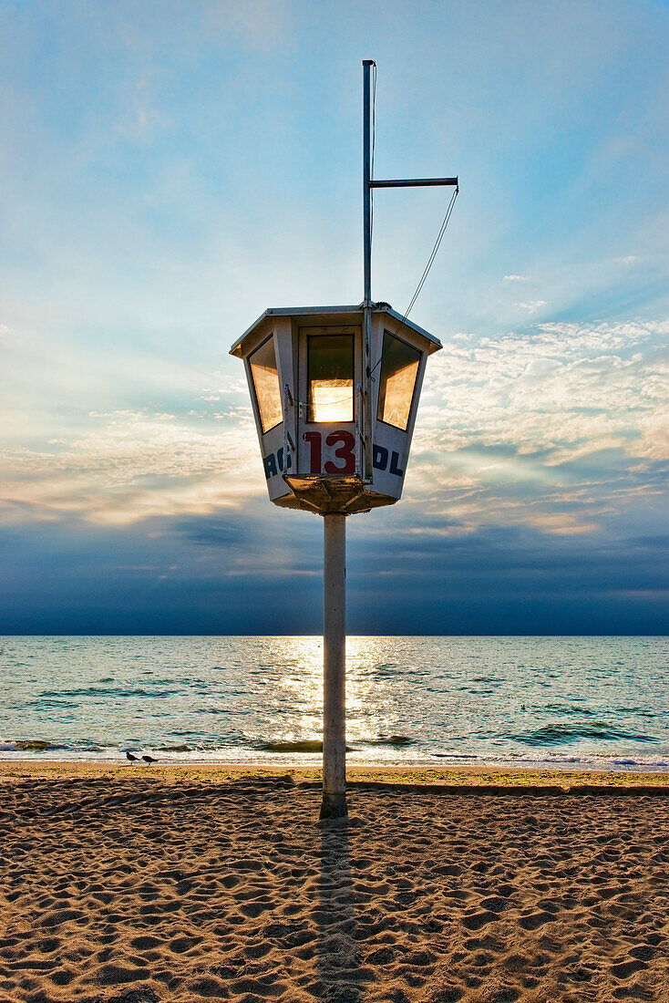 Wachturm am Ostseestrand, Ostseeheilbad Dahme, Schleswig-Holstein, Deutschland