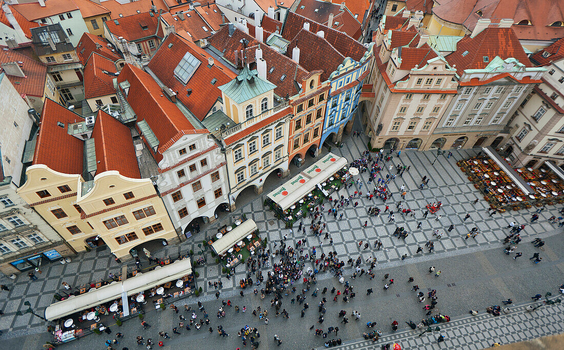 Elevated view of crowd in town square, Prague, Czech Republic