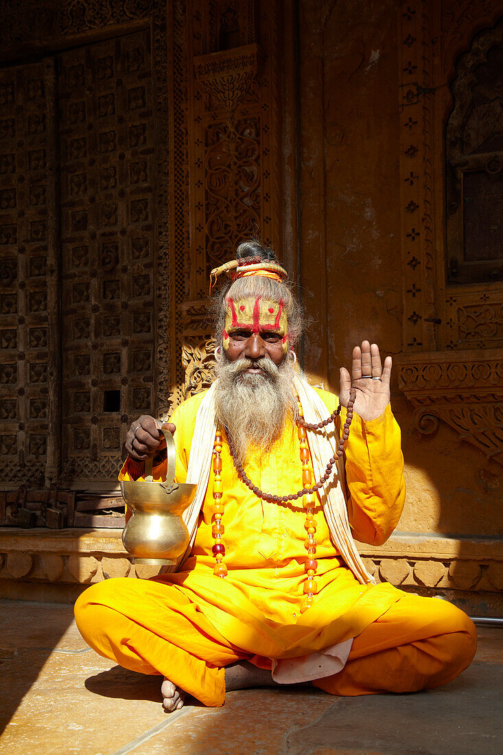 Holy man sitting in a haveli Jaisalmer Rajasthan India © Andy Kerry / Axiom