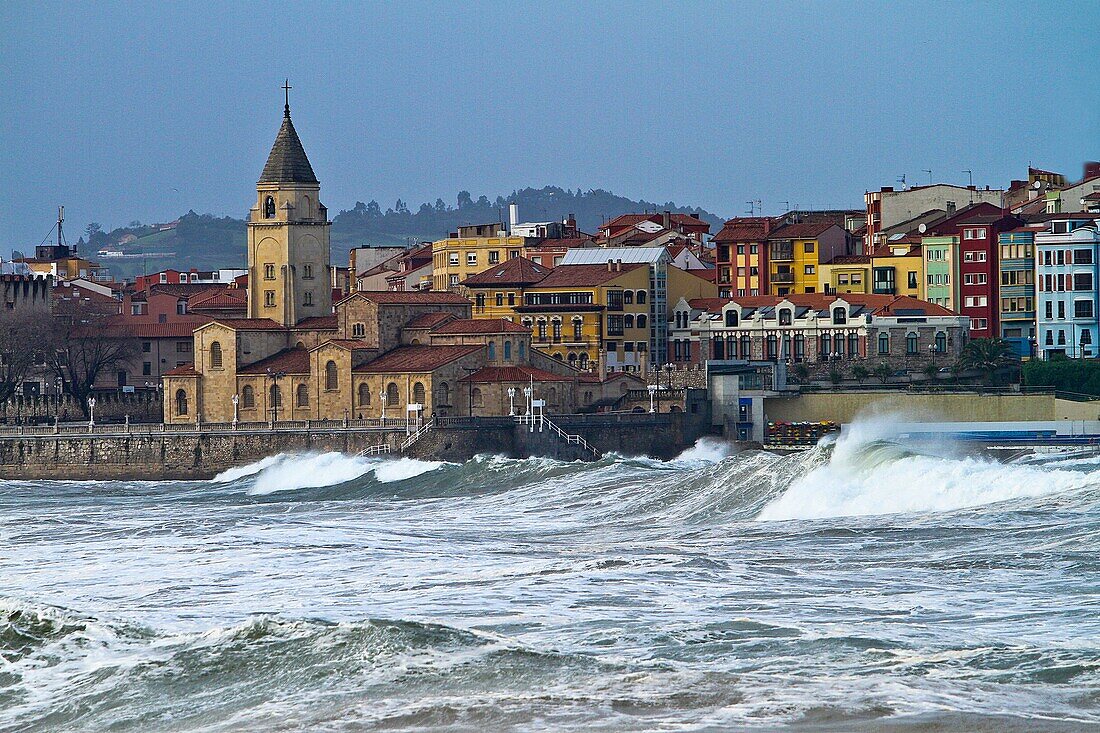 Waves at San Lorenzo beach, Gijón, Asturias, Spain