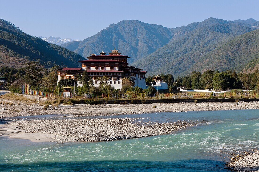 Punakha Dzong situated at the confluence of the Mo and Phu Rivers, Bhutan, Asia.