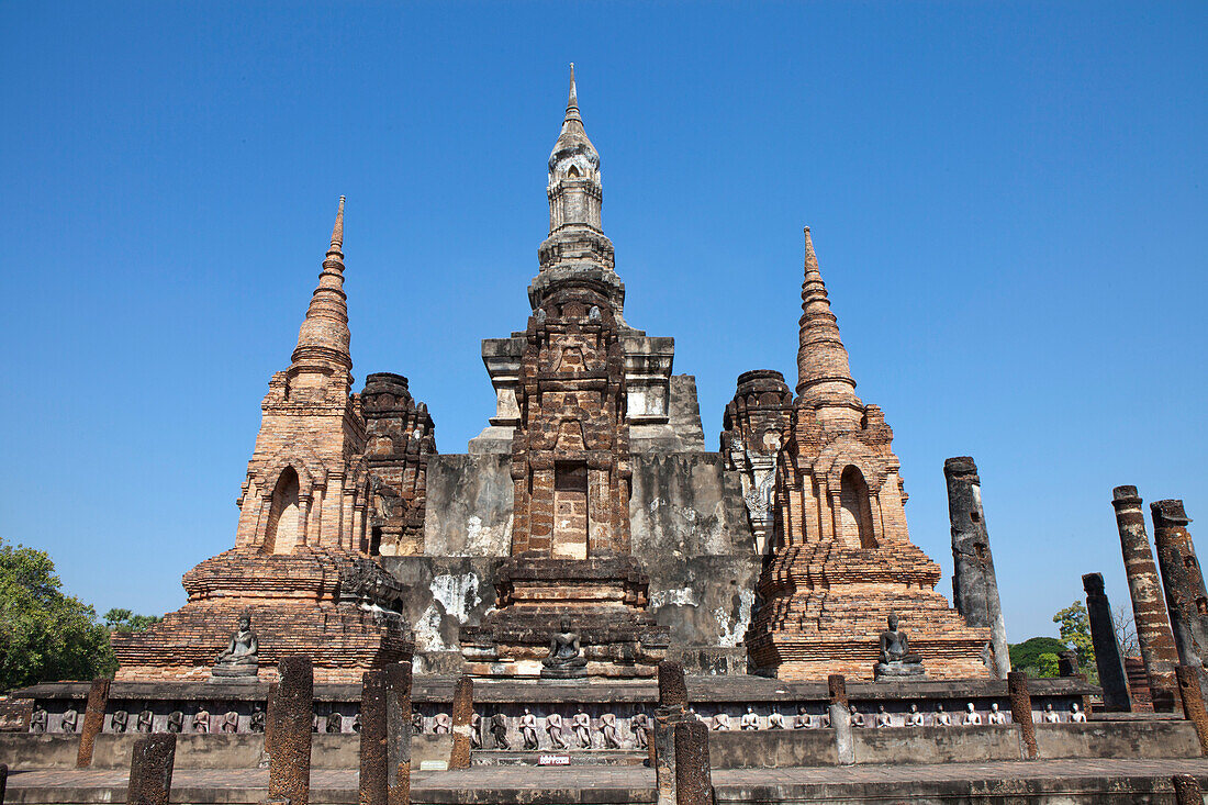 Tempel in der Ruinenstadt Geschichtspark Sukhothai (UNESCO Weltkulturerbe), Provinz Sukothai, Thailand, Asien