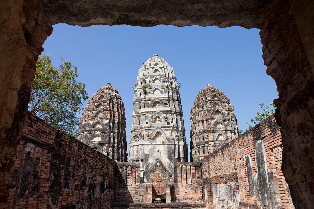 Tempel in der Ruinenstadt Geschichtspark Sukhothai (UNESCO Weltkulturerbe), Provinz Sukothai, Thailand, Asien