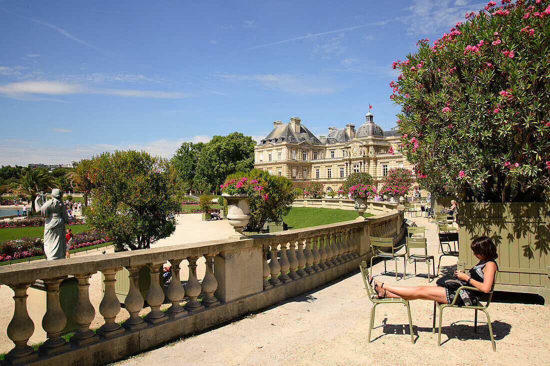 Jardin du Luxembourg with Luxembourg Palace, Paris, France, Europe