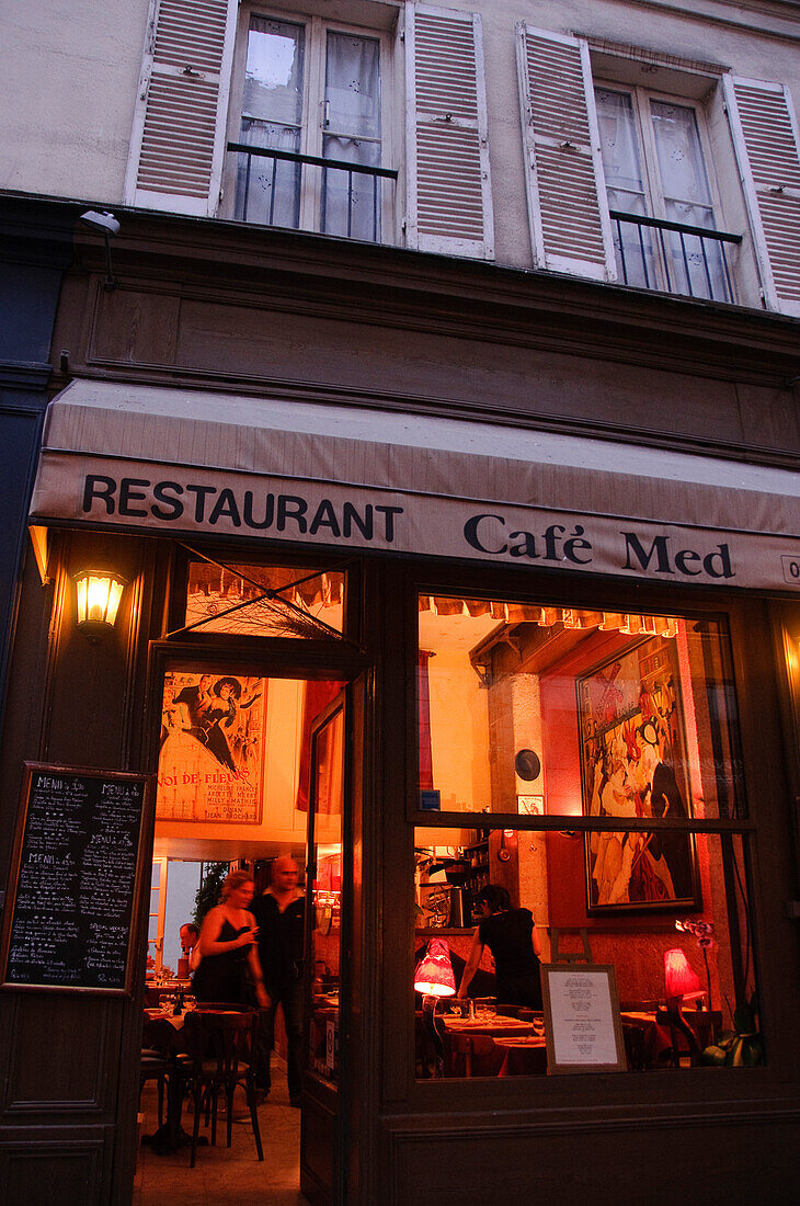 Restaurant Cafe Med at night, Ile St. Louis, Paris, France, Europe