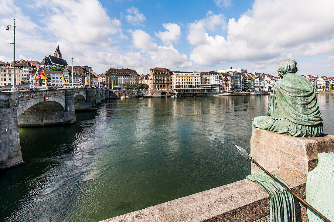 Mittlere Brücke über Rhein, Basel, Kanton Basel-Stadt, Schweiz