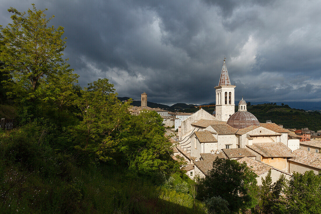 Spoleto with Duomo S. Maria Assunta, cathedral from the 12th. century, Valle Umbra, St. Francis of Assisi, Via Francigena di San Francesco, St. Francis Way, Spoleto, province of Perugia, Umbria, Italy, Europe