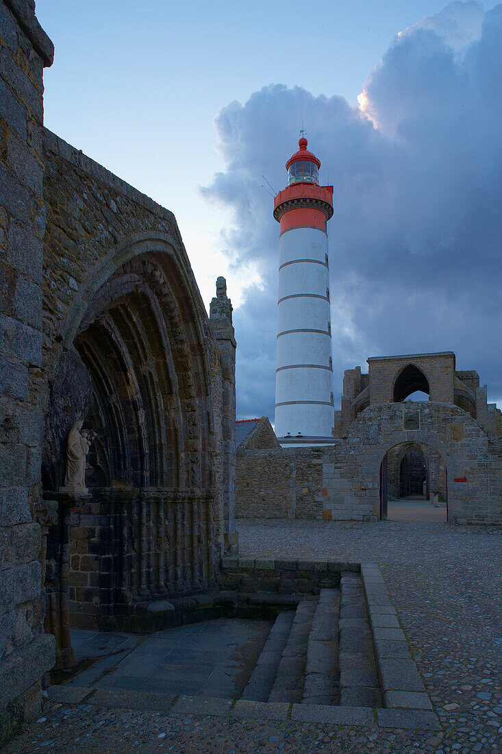 Abendstimmung an der Pointe de St. Mathieu, Dept. Finistère, Bretagne, Frankreich, Europa