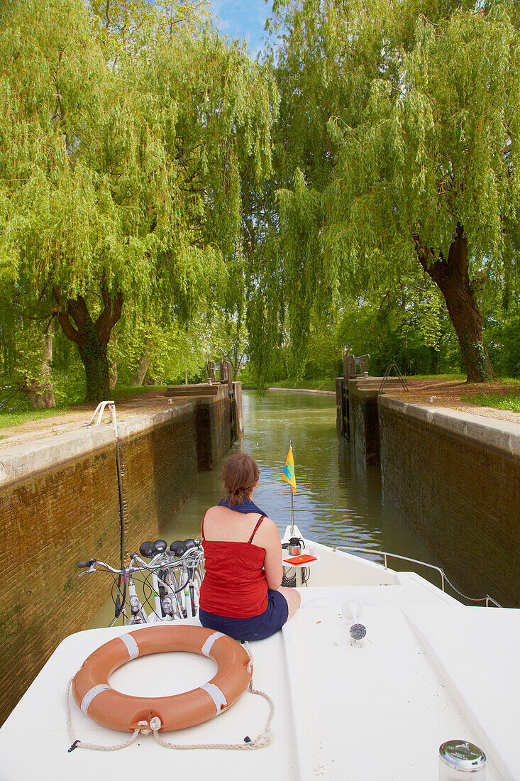 Hausboot, Canal de Garonne, Schleuse 23 Cacor, Dept. Tarn-et-Garonne, Region Aquitaine, Frankreich, Europa