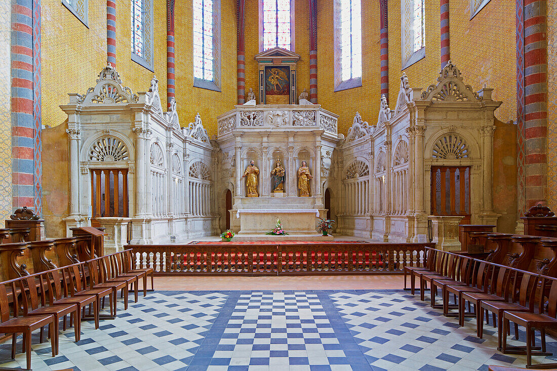 Chancel and stalls, Former monastery L'Abbaye Saint-Pierre, Moissac, Dept. Tarn-et-Garonne, Region Aquitaine, France, Europe