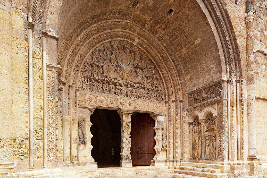 South portal of L'Abbaye Saint-Pierre at Moissac, Dept. Tarn-et-Garonne, Region Aquitaine, France, Europe