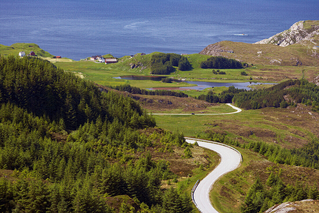 Blick Richtung Krakenes, Insel Vagsöy, Provinz Sogn og Fjordane, Vestlandet, Norwegen, Europa
