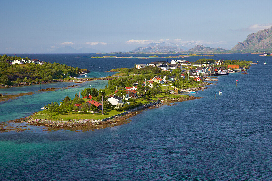 Blick auf Broennöysund, Schärengarten, Helgeland, Provinz Nordland, Nordland, Norwegen, Europa