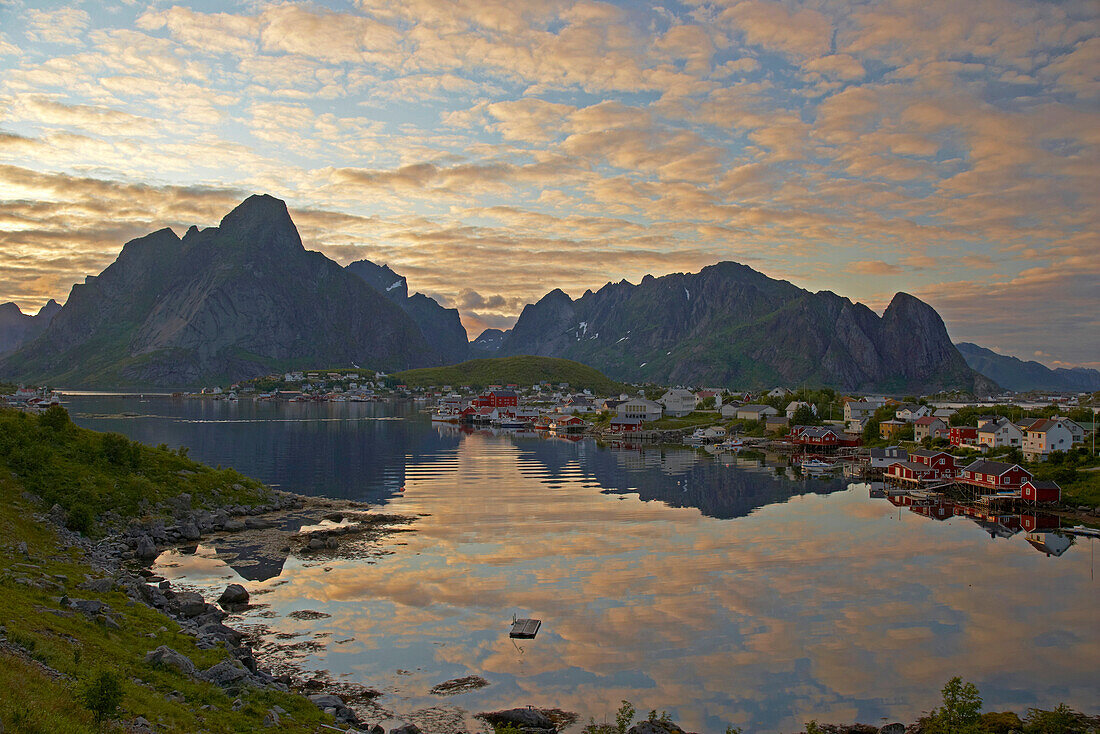 View of the fishing village of Reine in the evening light, Lofoten, Isle of Moskenes, Province of Nordland, Nordland, Norway, Europe