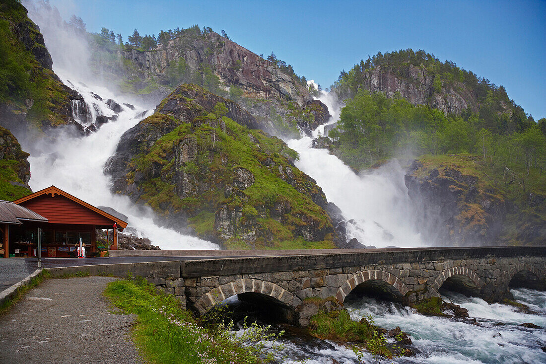 Wasserfall, Latefossen, bei Odda, RV 13, Provinz Hordaland, Vestlandet, Norwegen, Europa