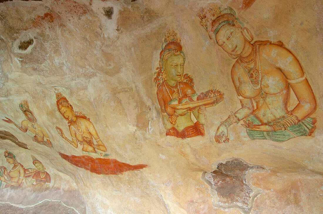 Female spirit of the clouds and waters, Apsara, frescos from the 5th century at lion rocks, Simha Gira, Sigiriya, Matale Distict, Kulturdreieck, Sri Lanka