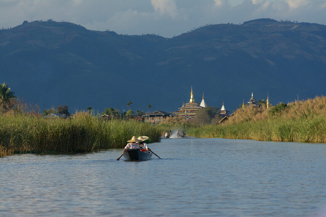 Boat next to Lin-gin monastery, Inle Lake, Shan Staat, Myanmar, Burma