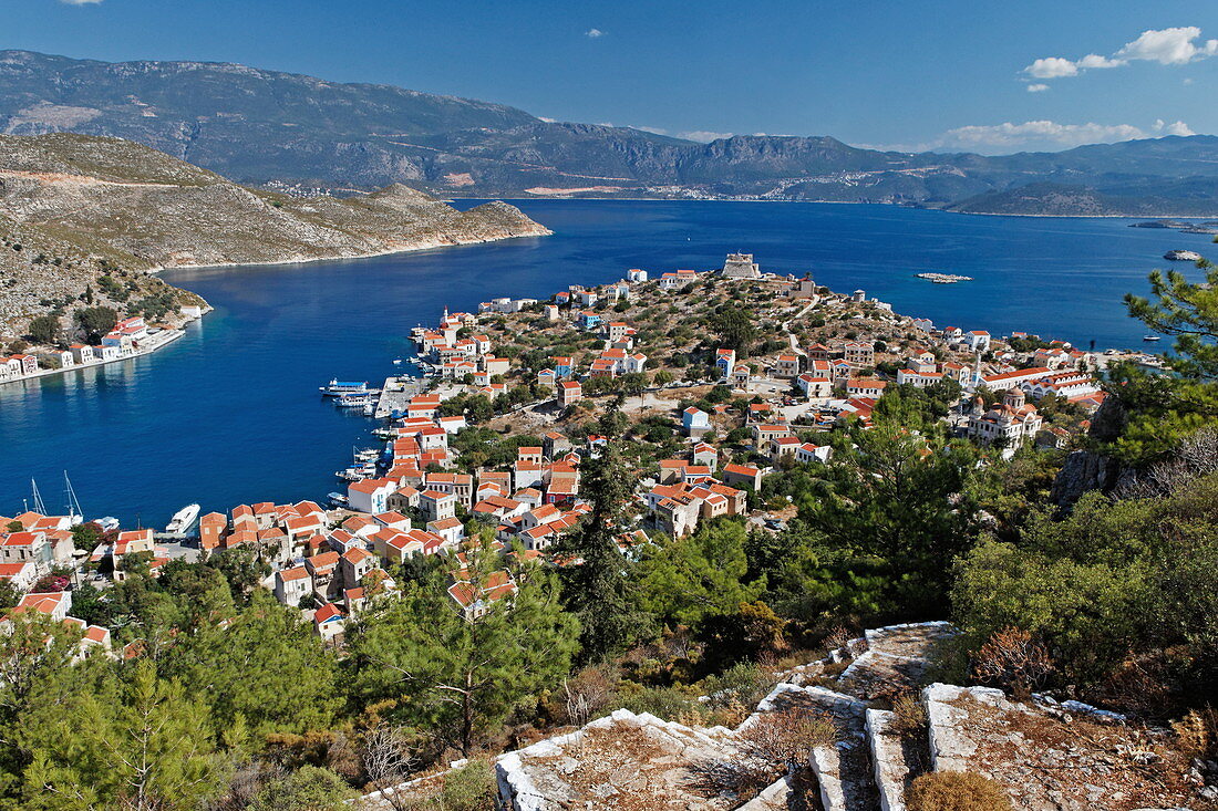 Treppenweg zur Hochebene über dem Hafenort Kastelorizo, Dodekanes, Südliche Ägäis, Griechenland