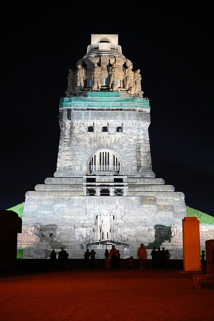 Völkerschlachtdenkmal bei Nacht, Leipzig, Sachsen, Deutschland