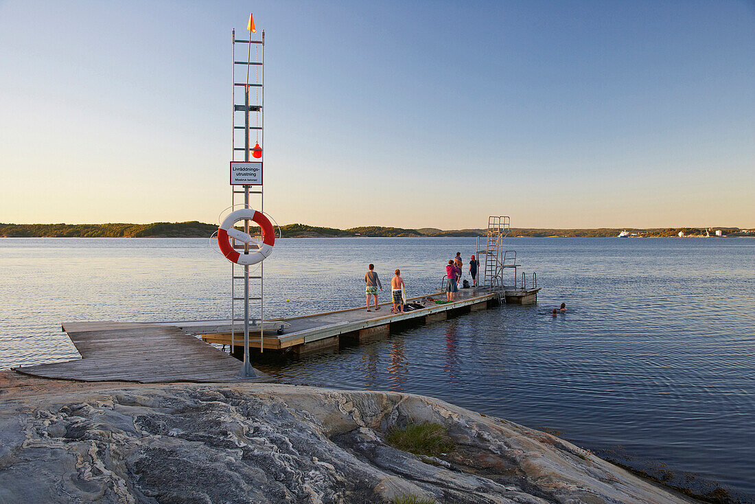 Badeplatz bei Myggenaes am Stenungsund, Insel Tjörn, Provinz Bohuslaen, Westküste, Schweden, Europa