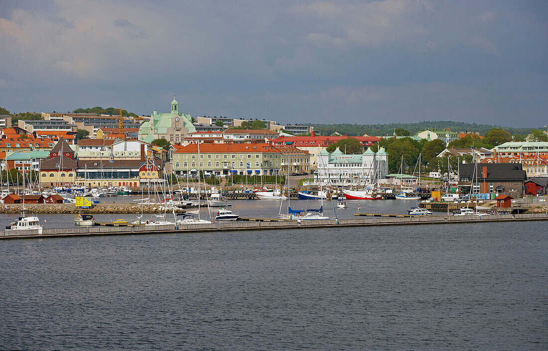 Blick von Fähre auf Strömstad, Provinz Bohuslaen, Westküste, Schweden, Europa