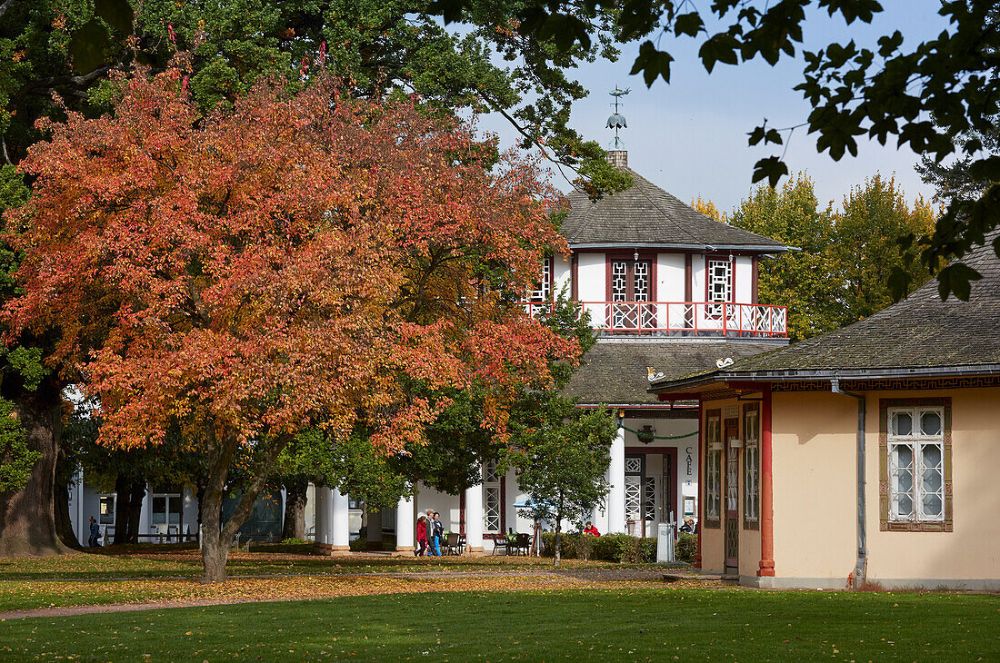 Herbsstimmung am Kamp,  Roter und Weisser Pavillon, Bad Doberan, Mecklenburg-Vorpommern, Deutschland