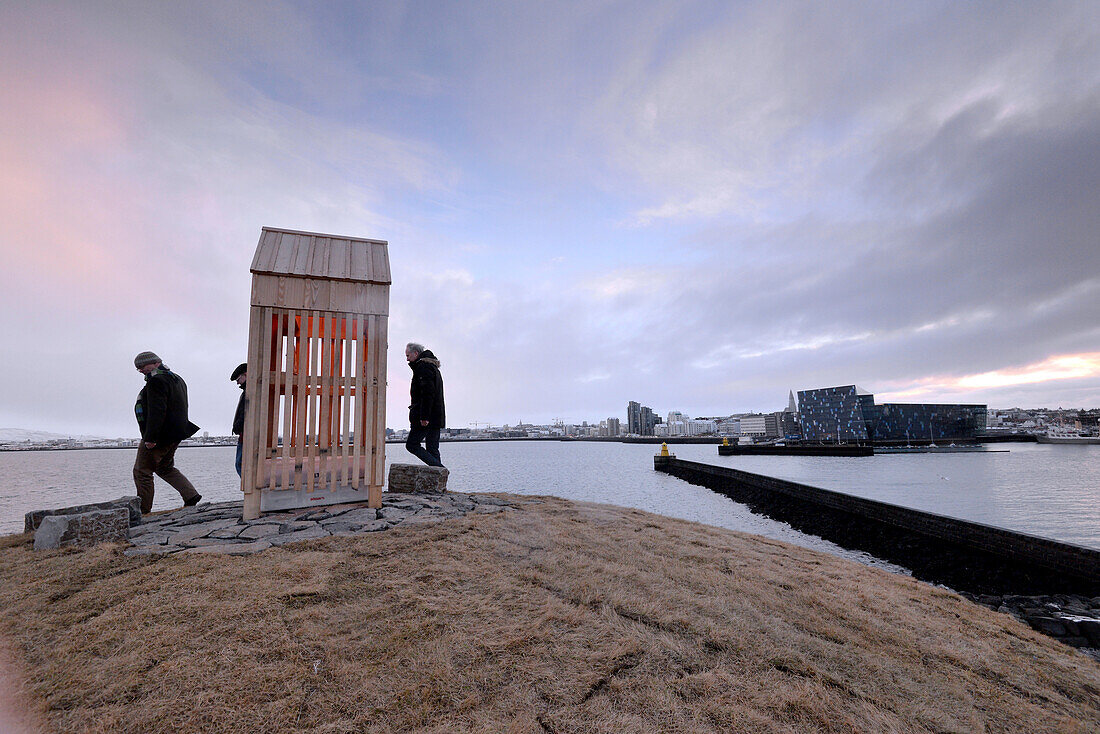 Kunsthügel im Hafen von Reykjavik, Island