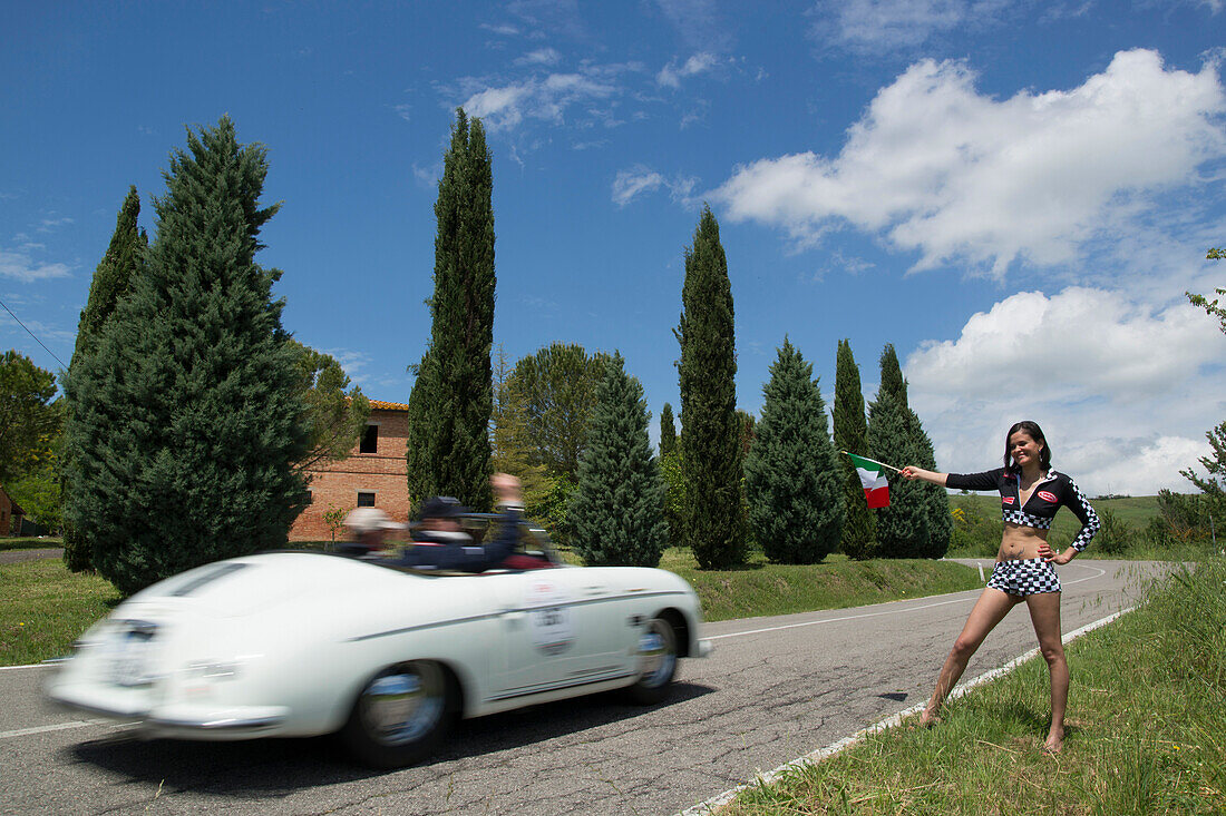 Porsche, 356 Speedster, Mille Miglia, 1000 Miglia in der Toskana, bei San Quirico d'Orcia, Toskana, Italien, Europa