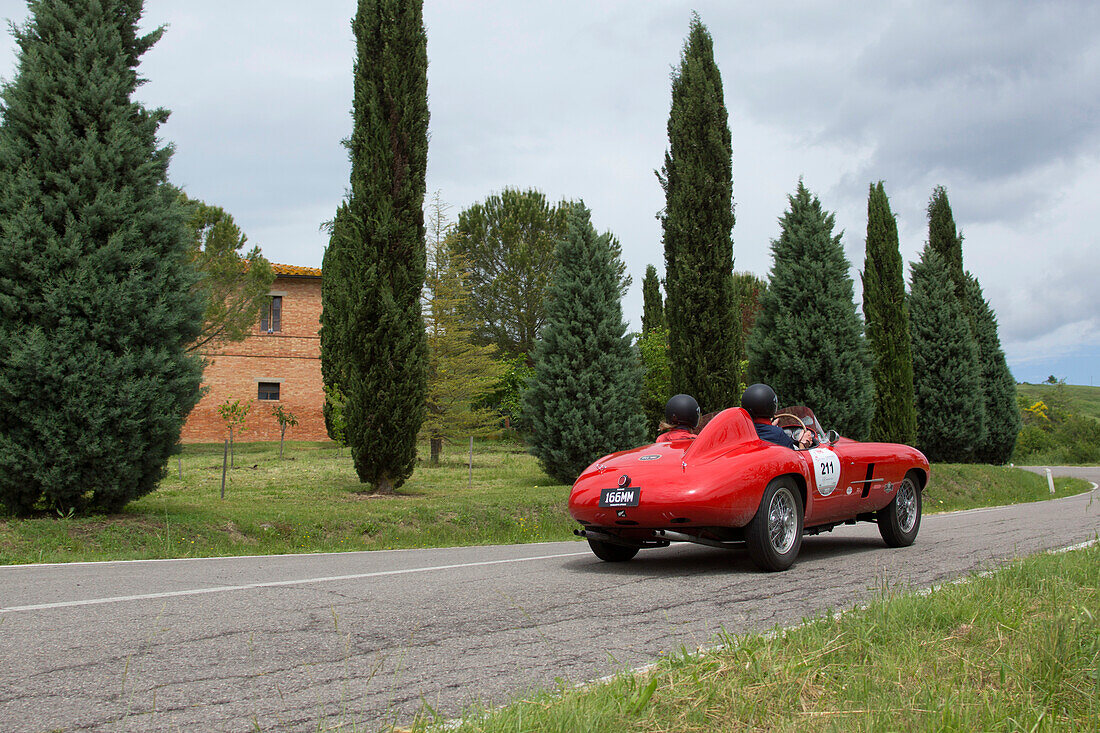 Ferrari, 166 MM/53, Bj. 1953, Mille Miglia, 1000 Miglia in der Toskana, bei San Quirico d'Orcia, Toskana, Italien, Europa