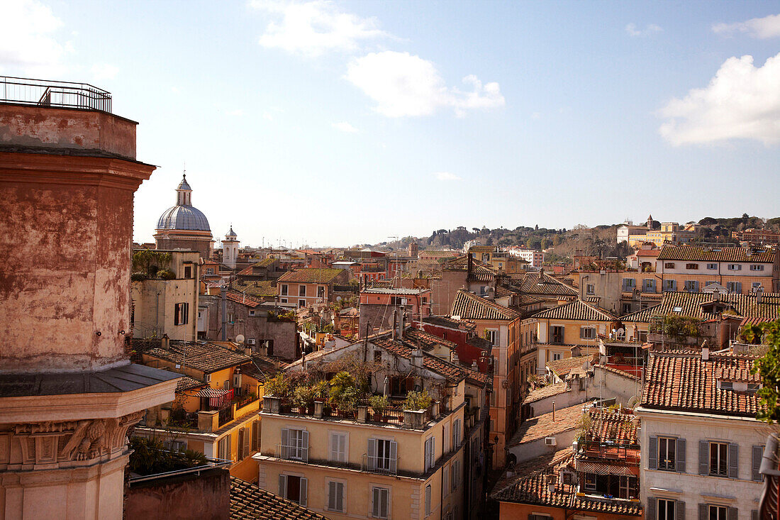 Ausblick über die Dächer Roms aus dem Fenster des Hotels de Fiori, Rom, Latium, Italien