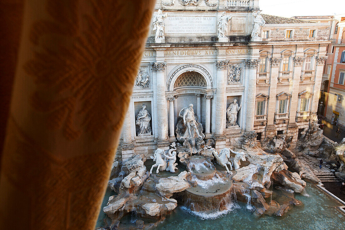 Blick aus dem Fenster des Hotels Fontana auf den Fontana di Trevi, Rom, Latium, Italien