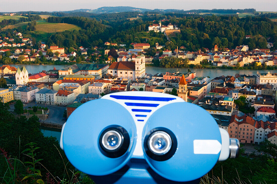 Blick von Veste Oberhaus auf die Altstadt und die Innstadt, Passau, Niederbayern, Bayern, Deutschland