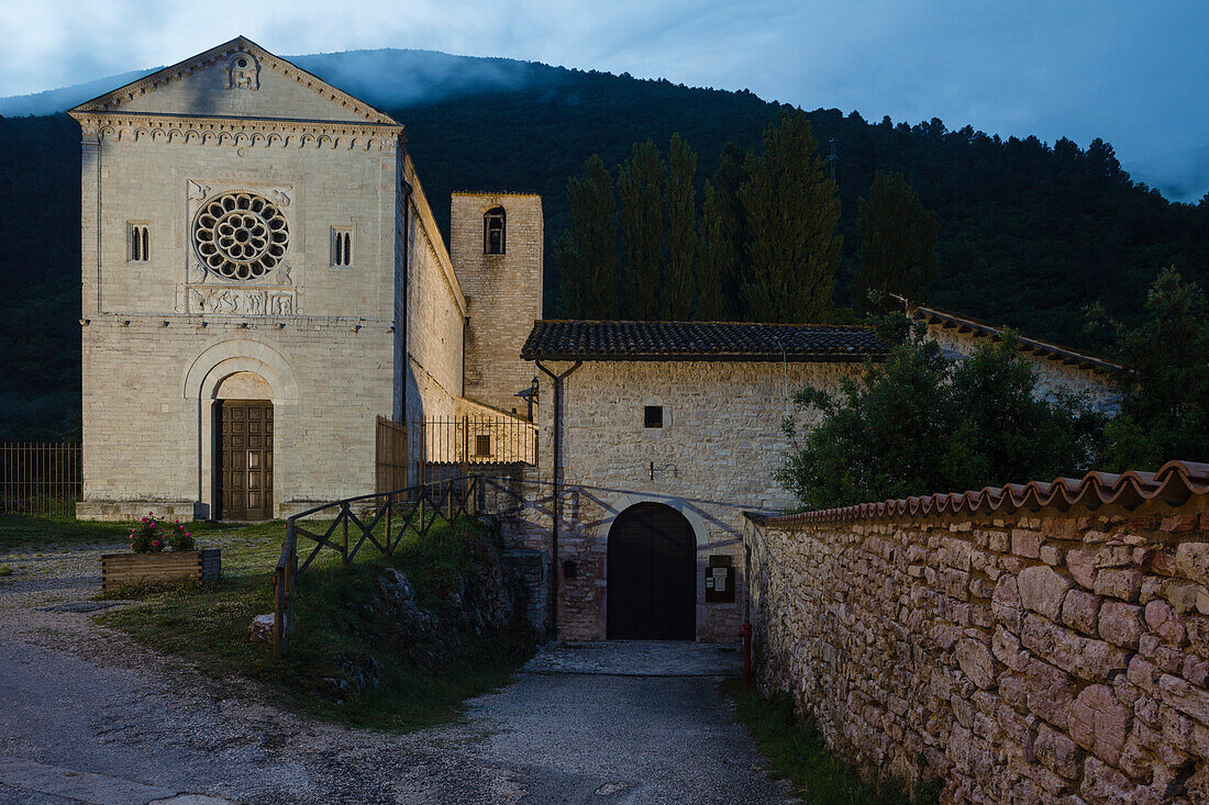 Abbazia di San Felice, church of the monastery, abbey, 12th century, Romanic, near Castel San Felice, Val di Nera, valley of Nera river, province of Perugia, Umbria, Italy, Europe