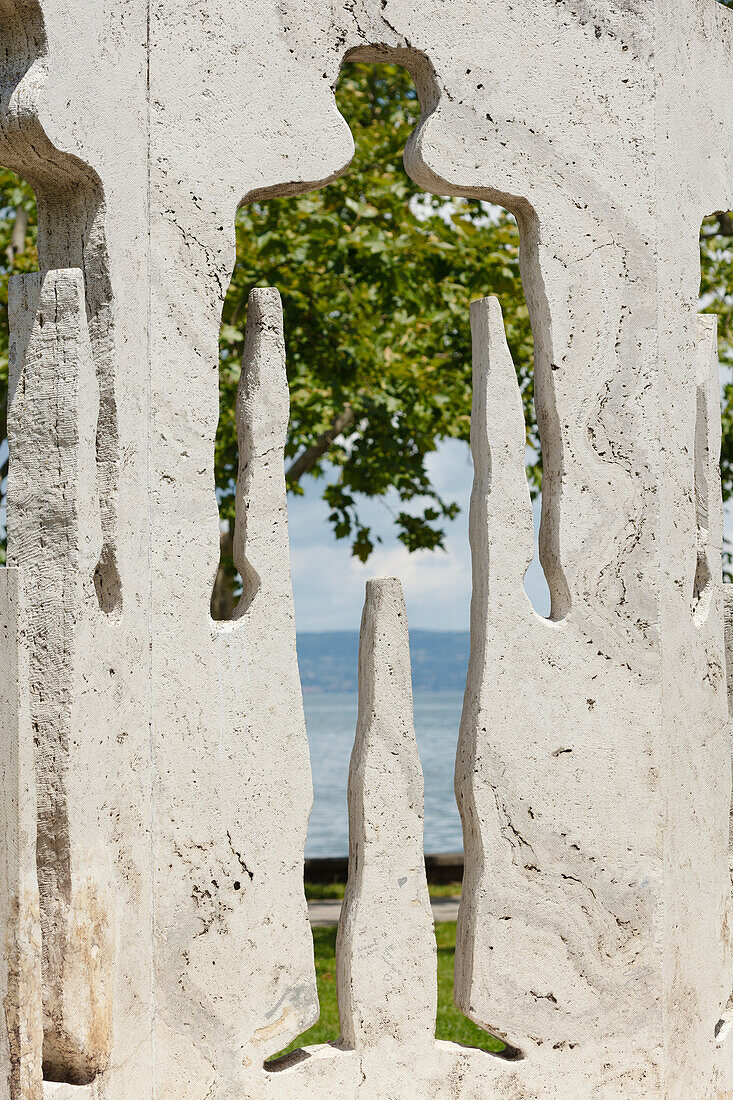 Skulptur von Alberto Mourcci an der Uferpromenade, Marta, Dorf, Lago di Bolsena, See, Provinz Viterbo, Latium, Italien, Europa