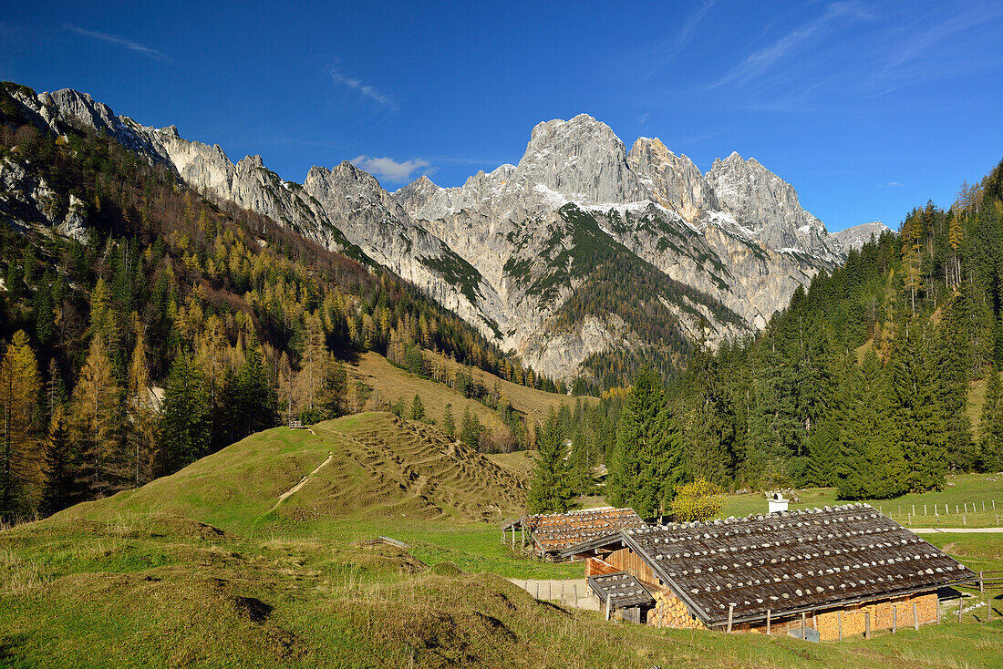 Alpine hut Bindalm beneath Reiteralm, Reiteralm range, Nationalpark Berchtesgaden, Berchtesgaden range, Upper Bavaria, Bavaria, Germany