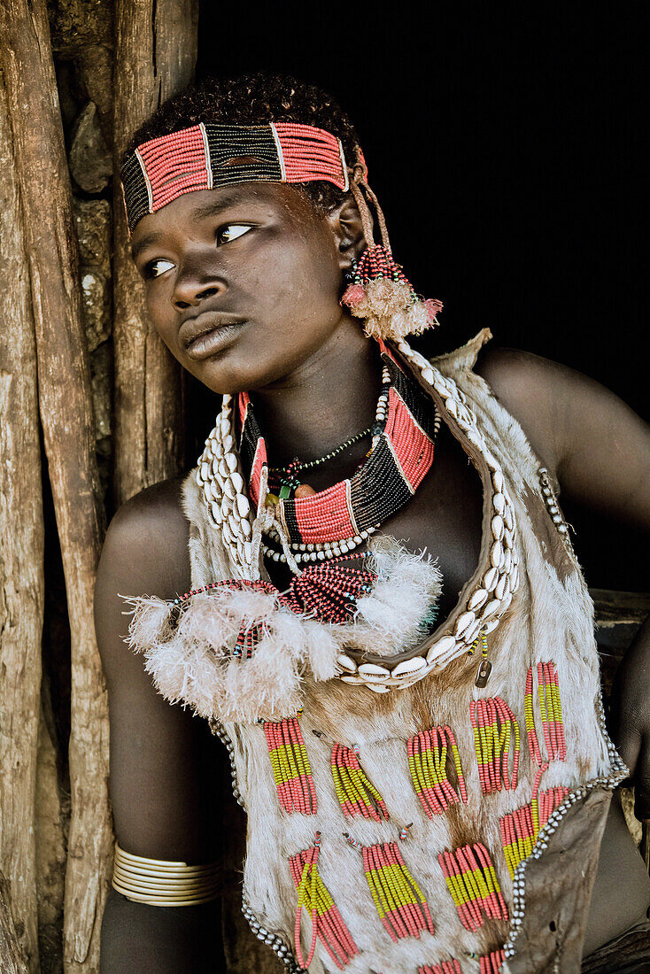 junge Frau der Hamar Volksgruppe, nahe Turmi, Omo Tal, Südäthiopien, Afrika