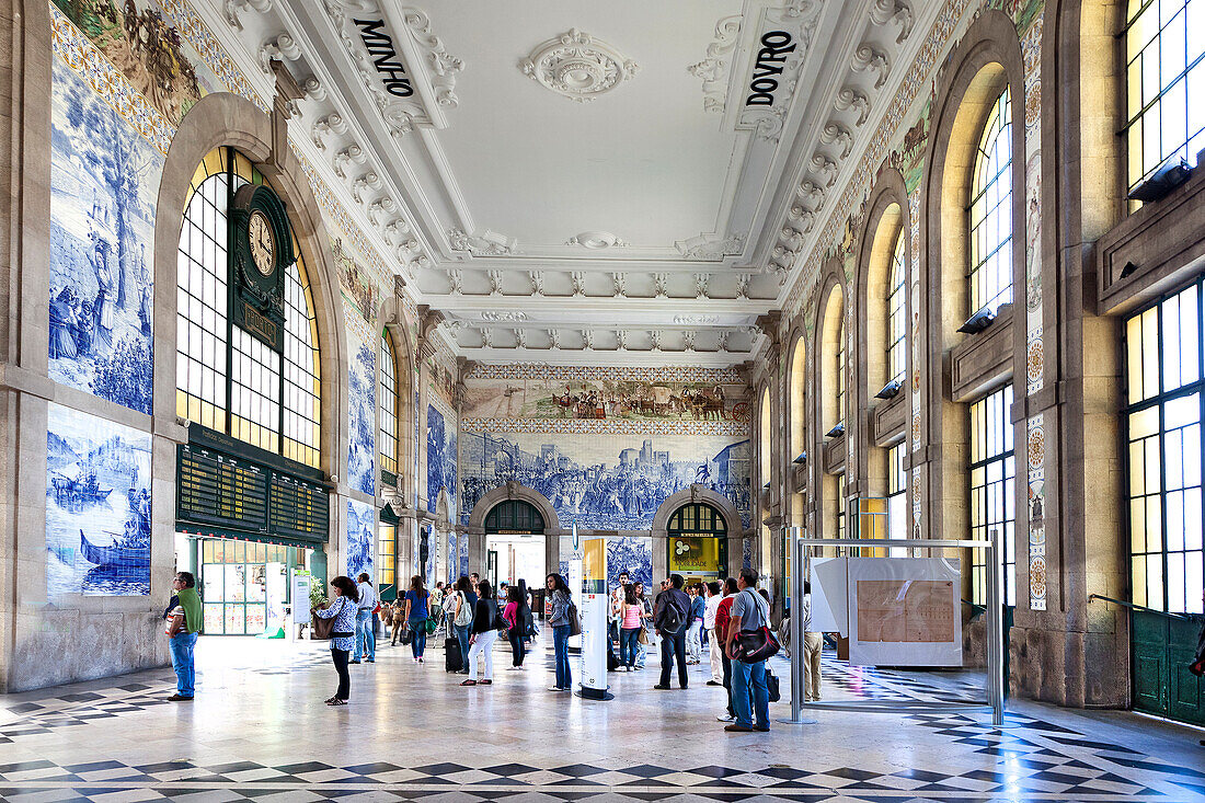 Interior of the railway station, Station Sao Bento, Porto, Portugal