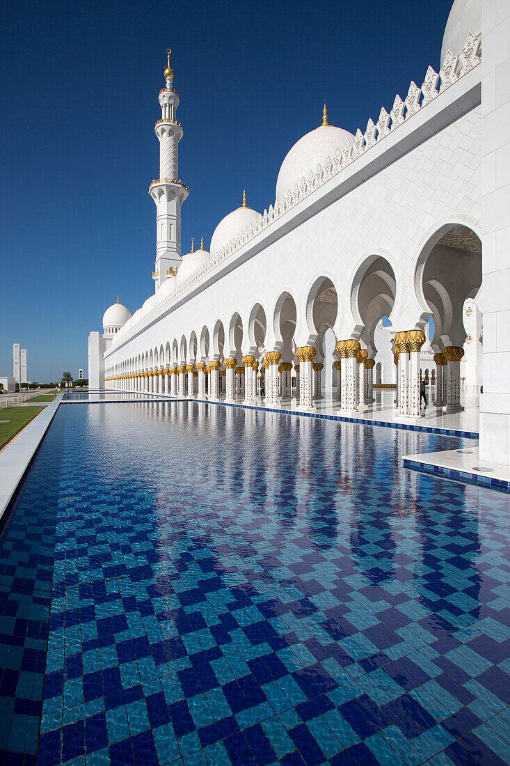 Sheikh Zayed Bin Sultan Al Nahyan Grand Mosque, Abu Dhabi, United Arab Emirates
