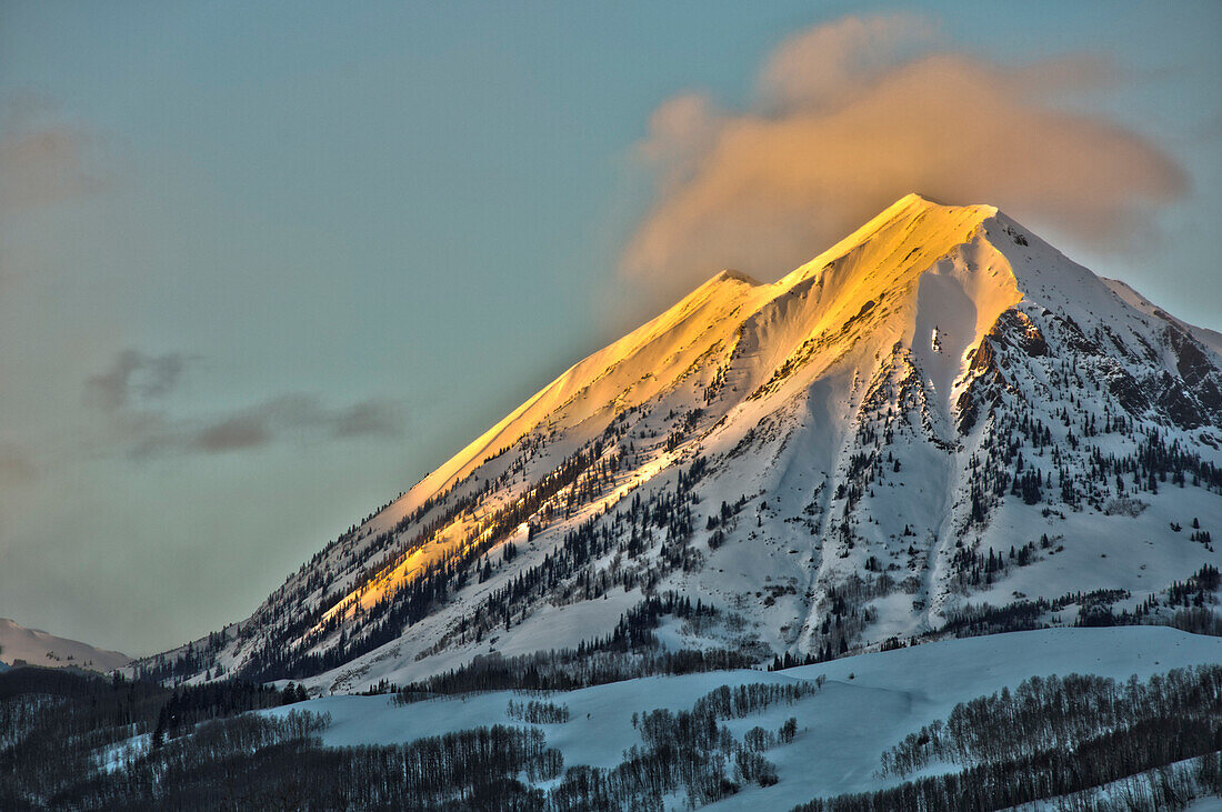 Alpenglow on Mount Gothic Crested Butte Colorado., Crested Butte, Colorado, USA