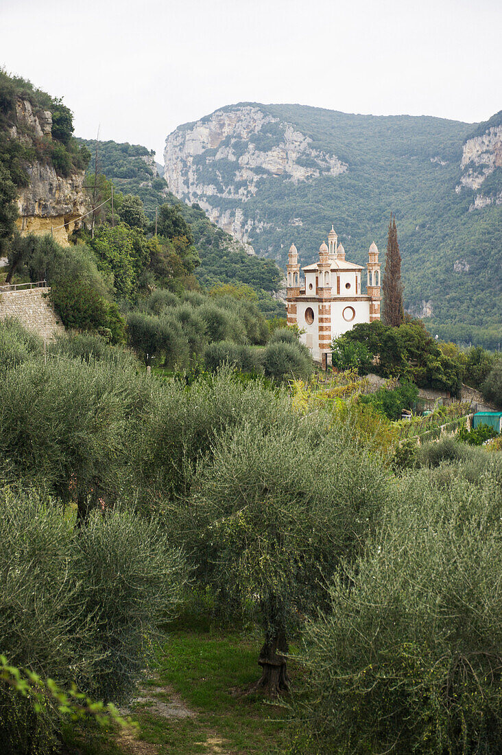 Chiesa dei Cinque Campanili, Finalborgo, Finale Ligure, Provinz Savona, Ligurien, Italien