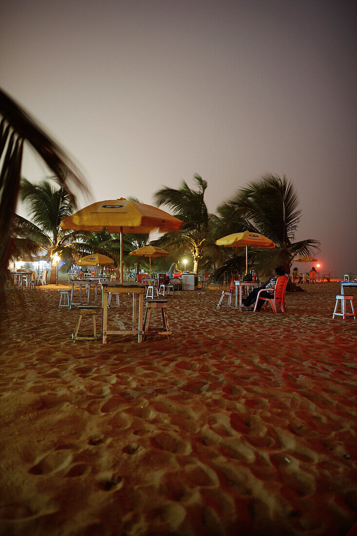Buvette typische Strandbar am Strand, Togbin Plage, Route des Peches, bei Cotonou, Benin