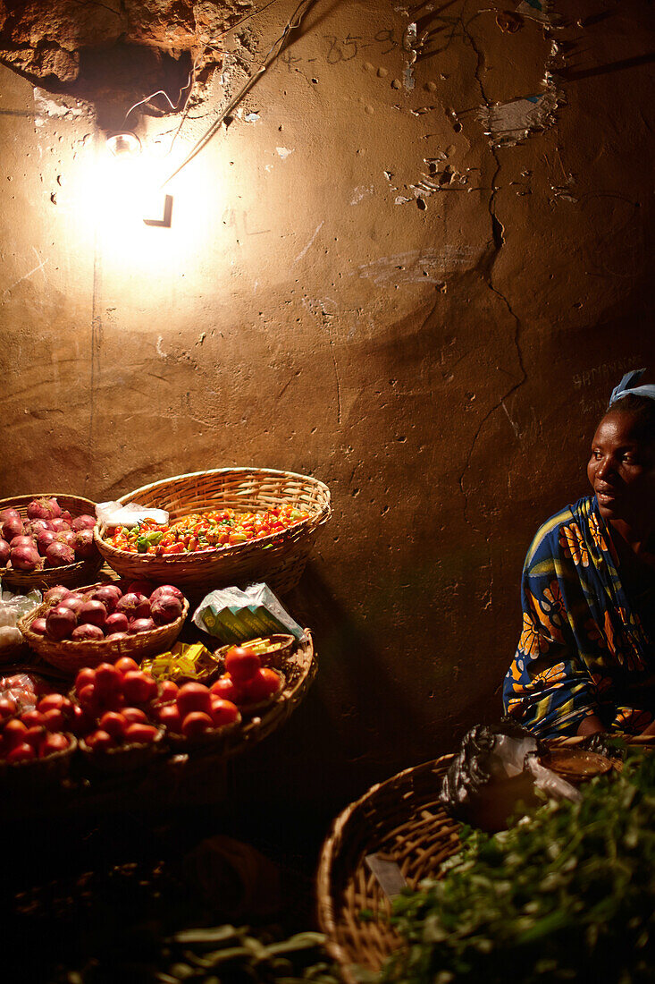 Nachtmarkt im Zentrum, Ouidah, Departement Atlantique, Benin